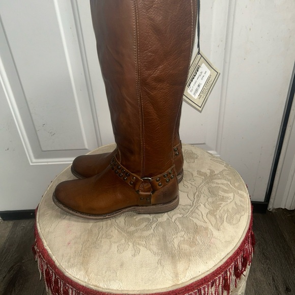 NEW Frye Phillip Harness Tall Women’s Riding Boots Cognac Leather Zip Back Sz 7B - Picture 8 of 16